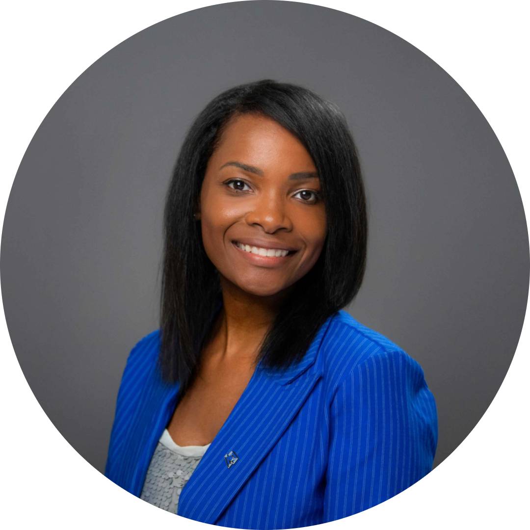 Candace Phenix smiling for her professional photo